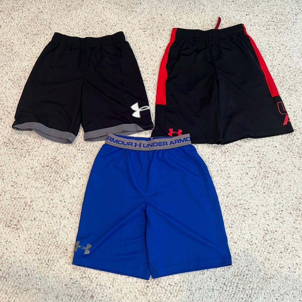 Under Armour youth medium shorts